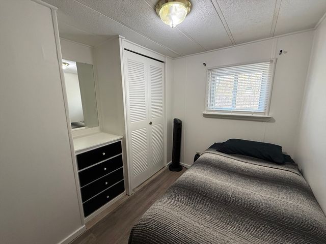 37 Grouse Dr, Chicopee, MA 01020