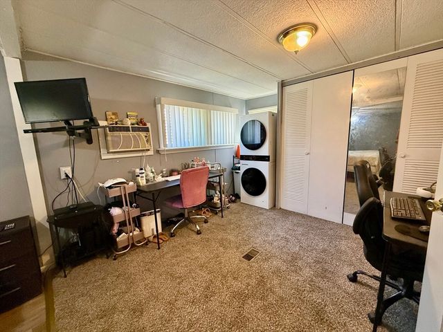 37 Grouse Dr, Chicopee, MA 01020