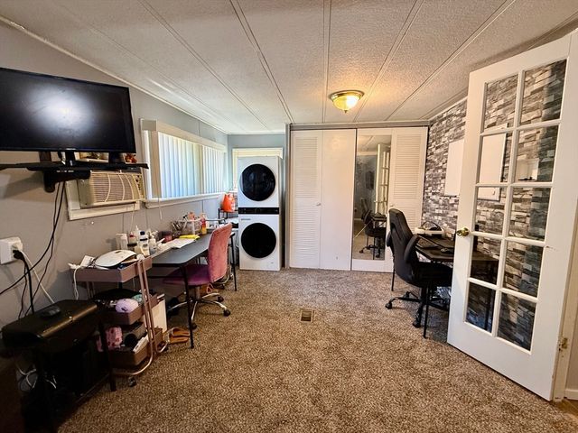 37 Grouse Dr, Chicopee, MA 01020