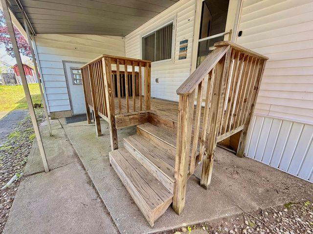 37 Grouse Dr, Chicopee, MA 01020