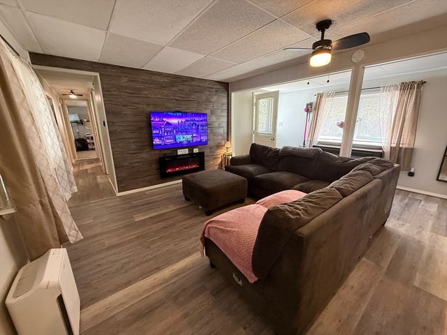 37 Grouse Dr, Chicopee, MA 01020