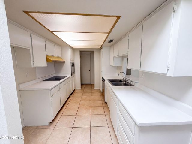 8301 N 47TH Drive, Glendale, AZ 85302