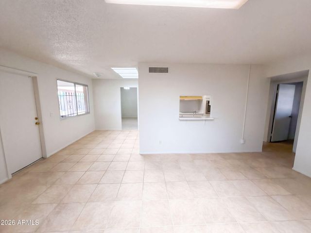 8301 N 47TH Drive, Glendale, AZ 85302
