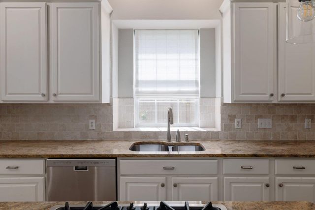 5512 Ballenton LN, Austin, TX 78739