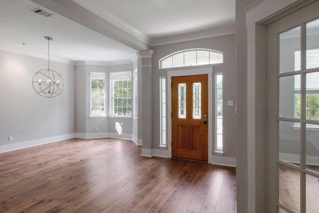 5512 Ballenton LN, Austin, TX 78739