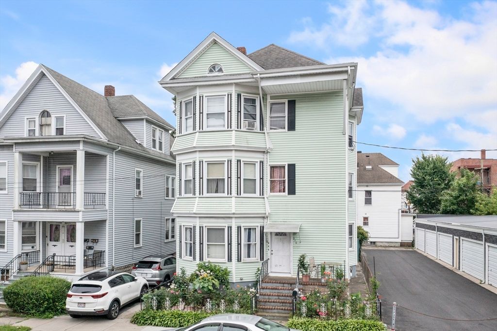 210 Whitman St, New Bedford, MA 02745