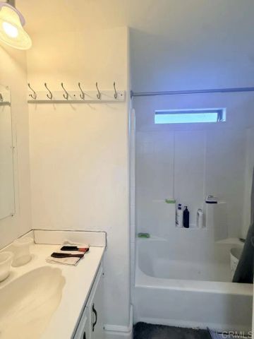400 N MELROSE DR 22, Vista, CA 92083