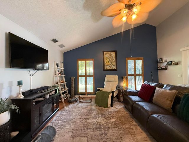 6050 Linton Street, Jupiter, FL 33458