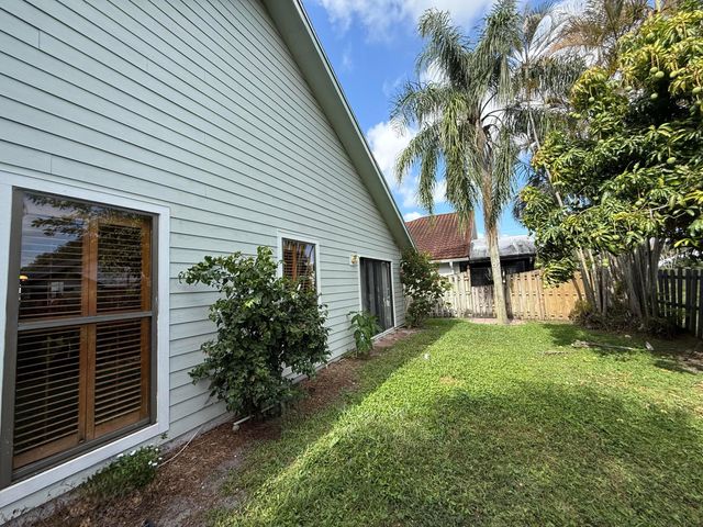 6050 Linton Street, Jupiter, FL 33458