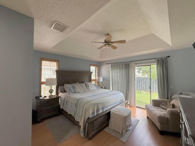 6050 Linton Street, Jupiter, FL 33458