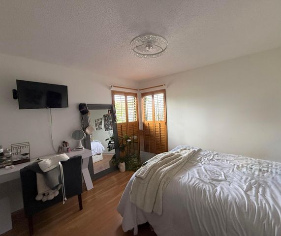 6050 Linton Street, Jupiter, FL 33458