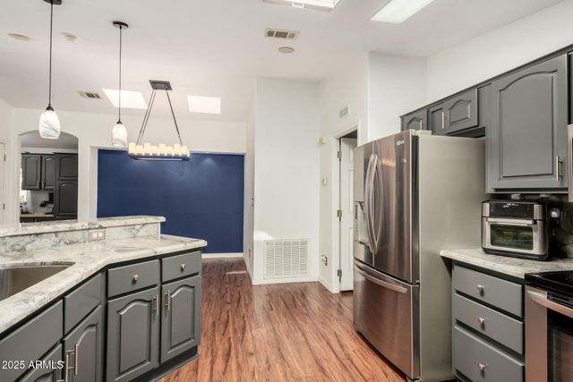 3301 S GOLDFIELD Road 2068, Apache Junction, AZ 85119