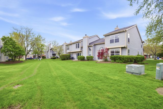 1411 CLUB Drive C, Glendale Heights, IL 60139
