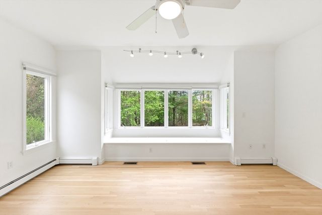 7 Shadow Farm Ln, Rochester, MA 02770