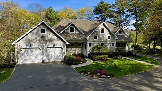 7 Shadow Farm Ln, Rochester, MA 02770