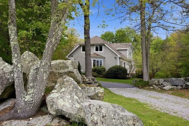 7 Shadow Farm Ln, Rochester, MA 02770
