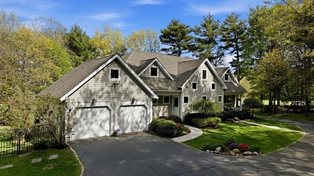 7 Shadow Farm Ln, Rochester, MA 02770