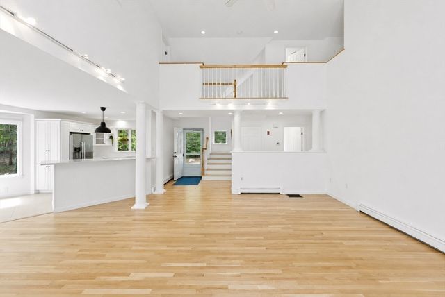 7 Shadow Farm Ln, Rochester, MA 02770