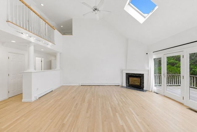 7 Shadow Farm Ln, Rochester, MA 02770