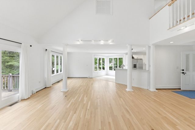 7 Shadow Farm Ln, Rochester, MA 02770