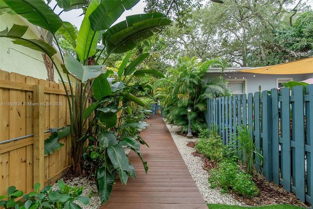 312 SW 12th Ave B, Fort Lauderdale, FL 33312