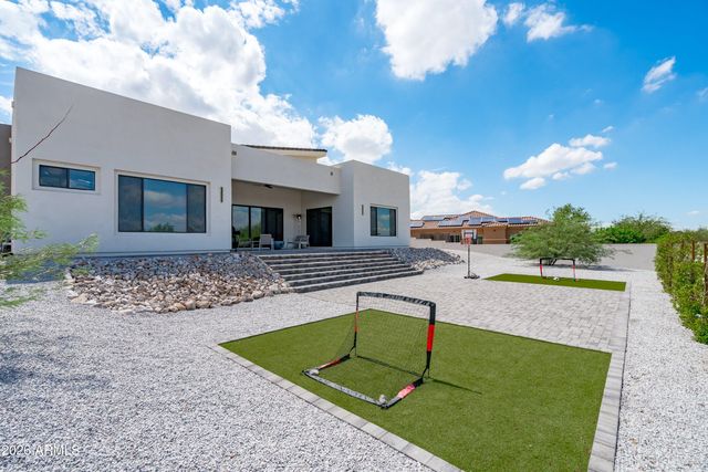 17872 W ESTES Way, Goodyear, AZ 85338