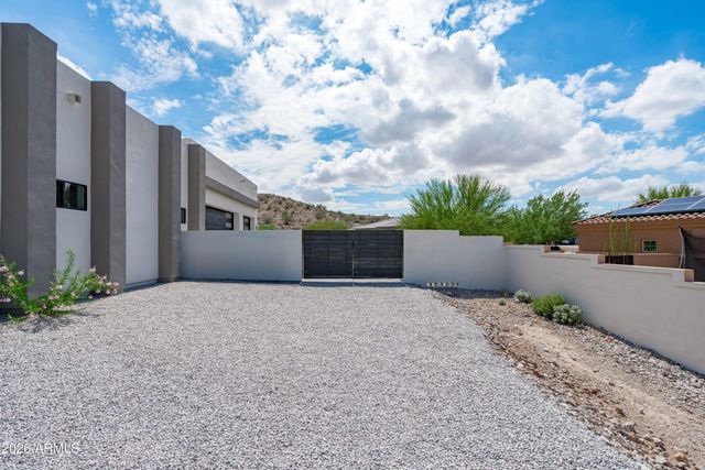 17872 W ESTES Way, Goodyear, AZ 85338