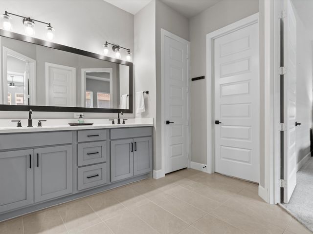 8805 Grand Avenue, North Richland Hills, TX 76180