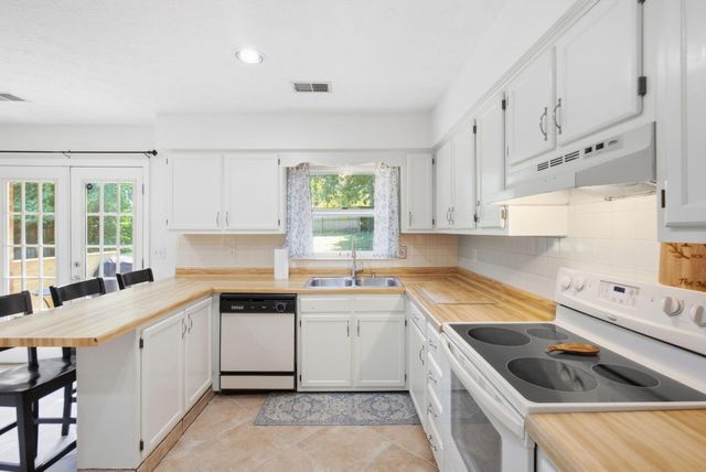 952 Gregory Way, Lexington, KY 40514