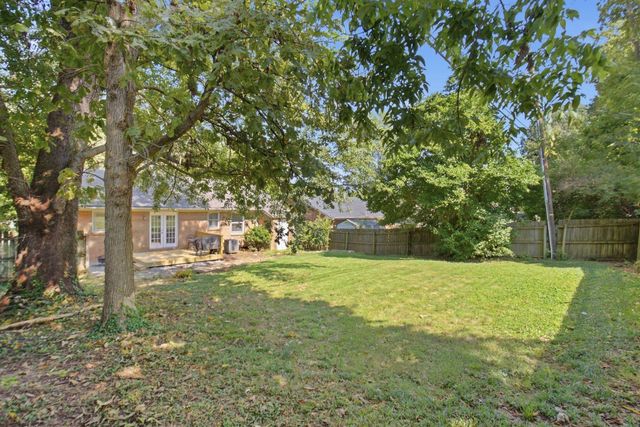 952 Gregory Way, Lexington, KY 40514