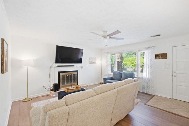 952 Gregory Way, Lexington, KY 40514