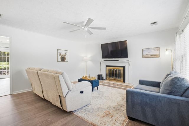952 Gregory Way, Lexington, KY 40514