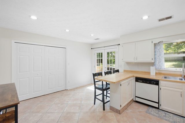 952 Gregory Way, Lexington, KY 40514