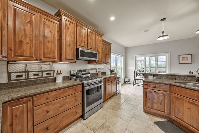 1577 Hunters Field Lane, Marion, IA 52302