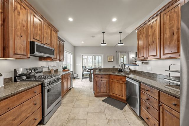 1577 Hunters Field Lane, Marion, IA 52302