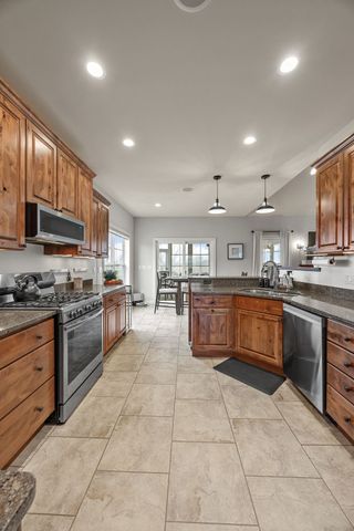 1577 Hunters Field Lane, Marion, IA 52302