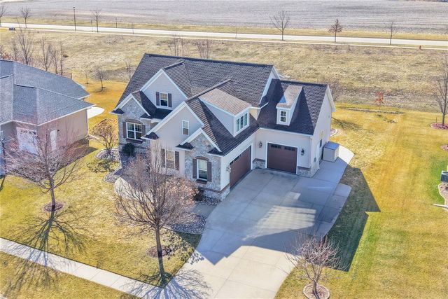 1577 Hunters Field Lane, Marion, IA 52302