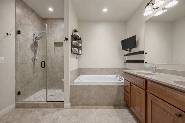 1577 Hunters Field Lane, Marion, IA 52302