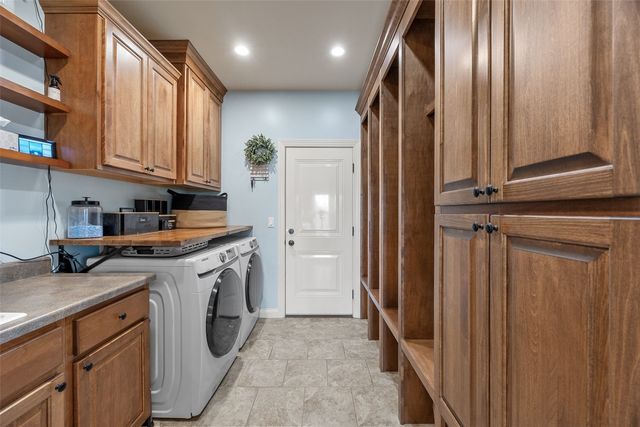 1577 Hunters Field Lane, Marion, IA 52302