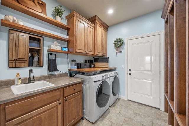 1577 Hunters Field Lane, Marion, IA 52302