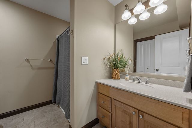 1577 Hunters Field Lane, Marion, IA 52302