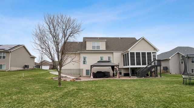 1577 Hunters Field Lane, Marion, IA 52302