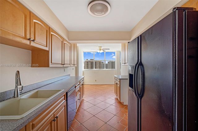 100 Golden Isles Dr 6, Hallandale Beach, FL 33009