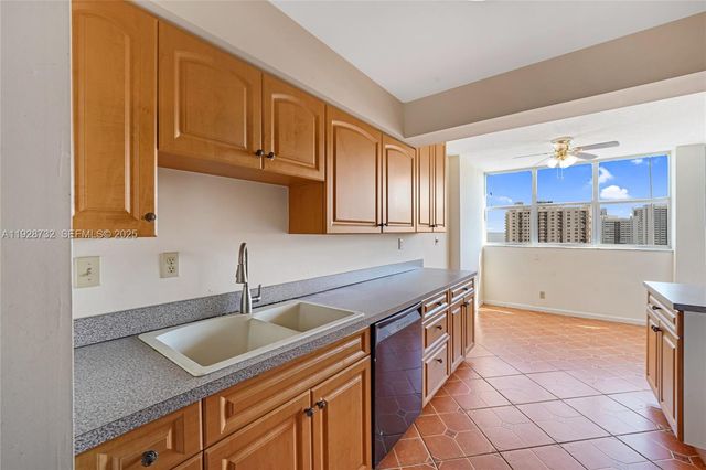 100 Golden Isles Dr 6, Hallandale Beach, FL 33009