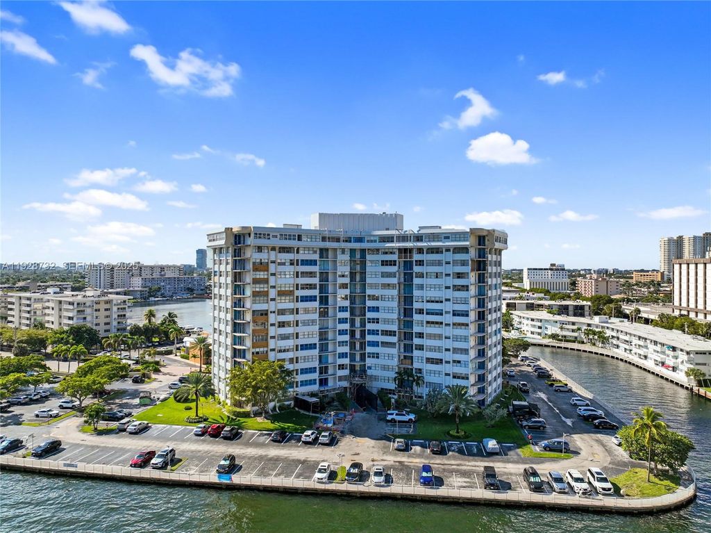 100 Golden Isles Dr 6, Hallandale Beach, FL 33009