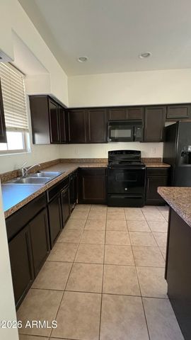 7738 W PIPESTONE Place, Phoenix, AZ 85035