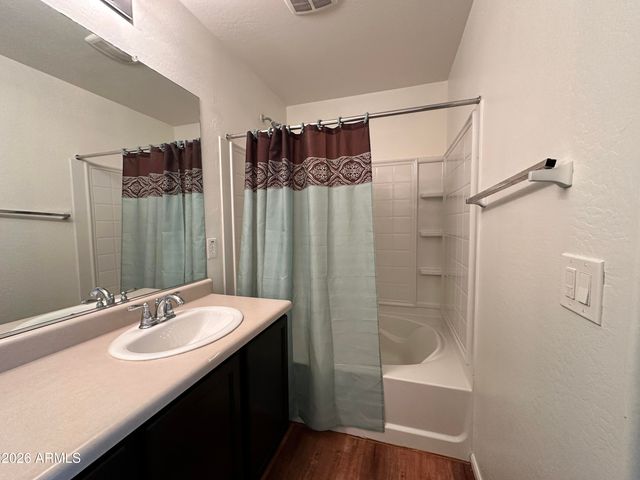 7738 W PIPESTONE Place, Phoenix, AZ 85035