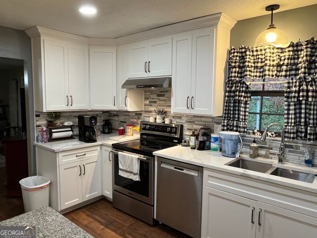 33 E Kenora Drive SW, Rome, GA 30165