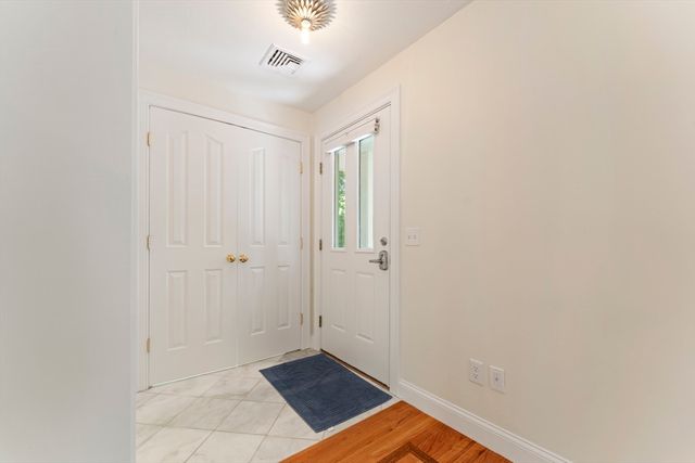 10 Mayflower Path, Wayland, MA 01778