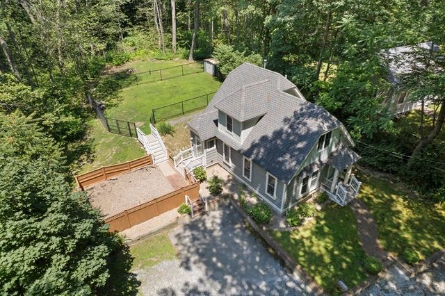 10 Mayflower Path, Wayland, MA 01778
